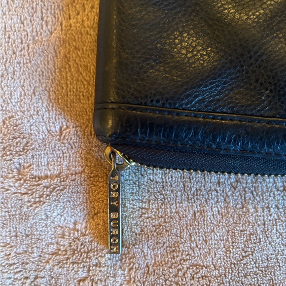 Authentic Tory Burch black leather wallet. - Picture 6 of 6